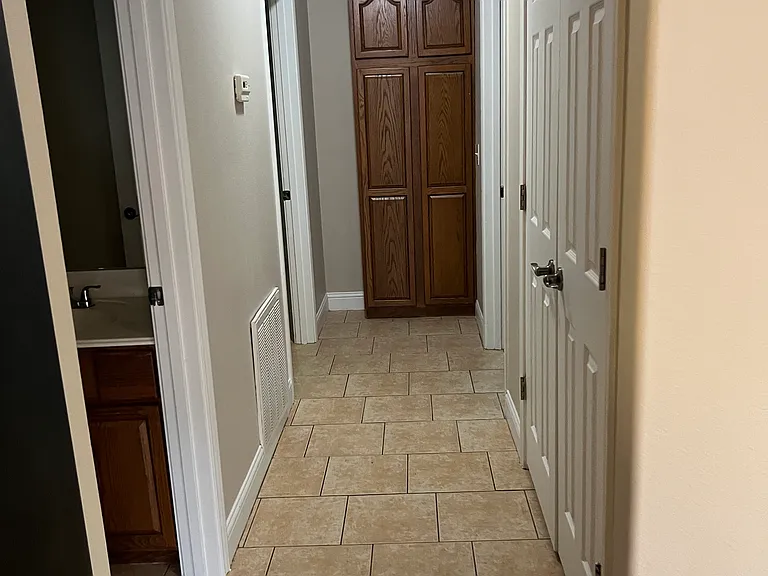 214 Bluebird Ln — Photo 3