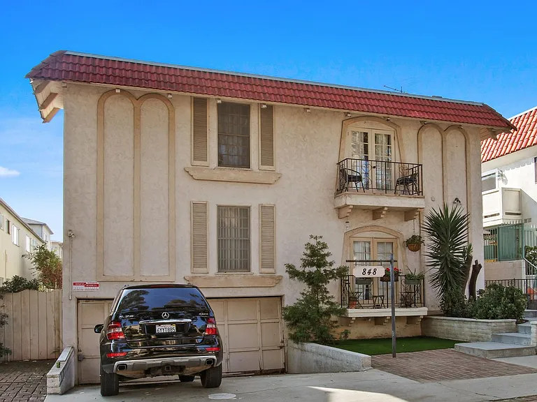 848 7th Street in Santa Monica - steps to Montana Ave! — Photo 15