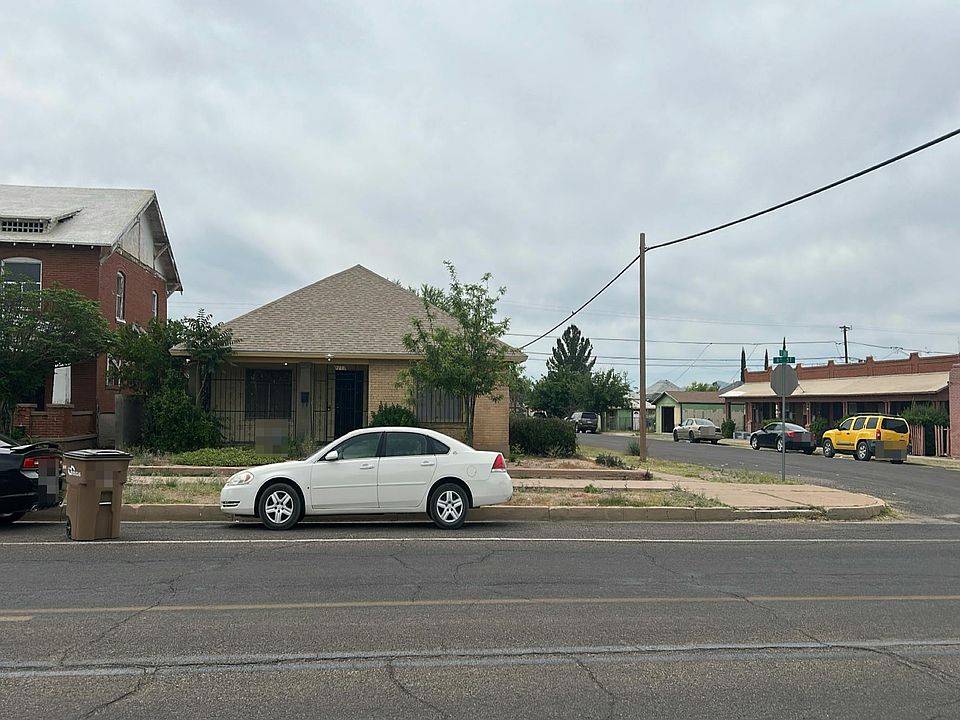 1st image of 703 E 8th St