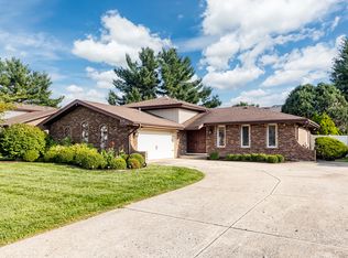 16W751 90th St, Willowbrook, IL 60527