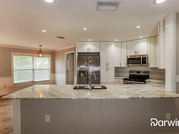 3rd image of 5939 High Glen Dr