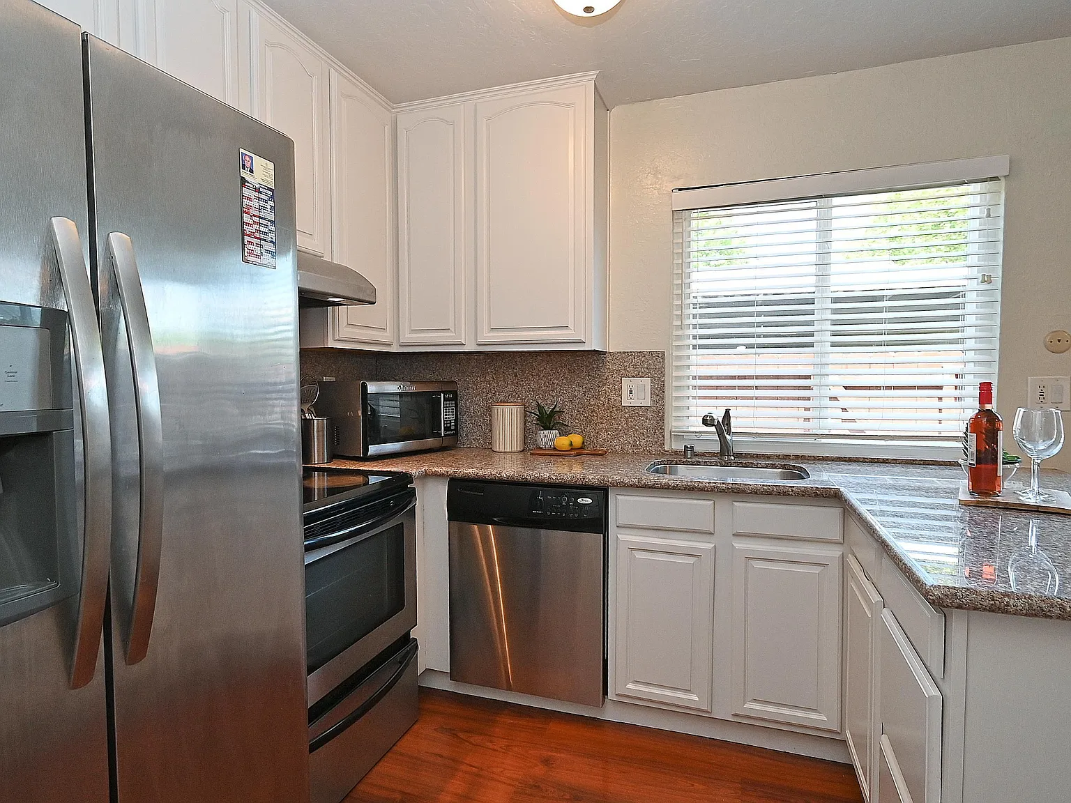 2 bed, 1.5 bath, 988 sqft, $2,900 — Photo 4