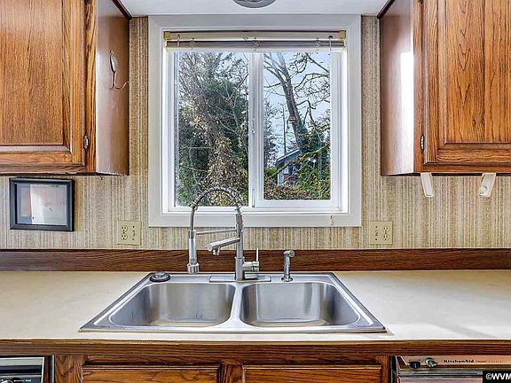 5th image of 1690 Fair Oaks Way NW