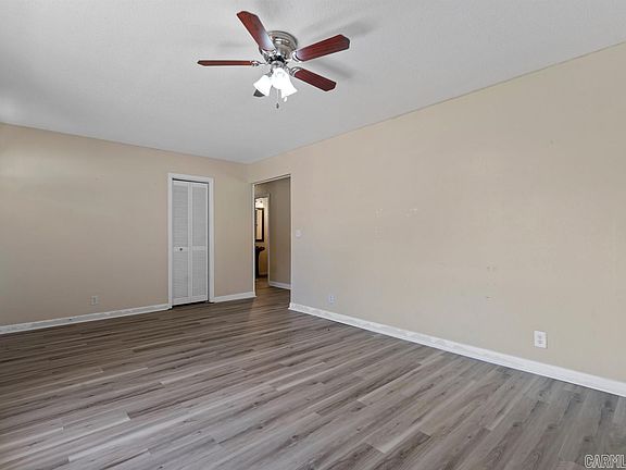 3rd image of 144 Fairwood Cir