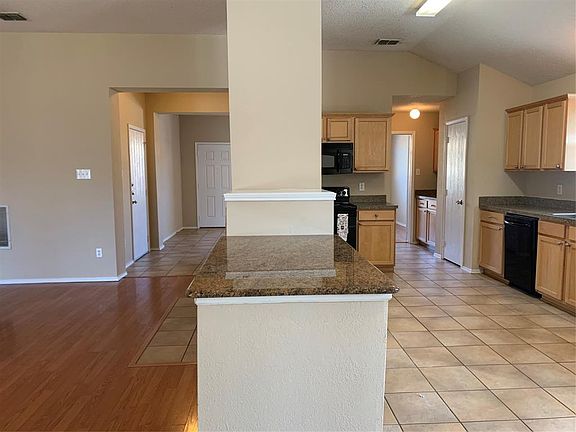 3rd image of 3105 Eagle Mountain Dr
