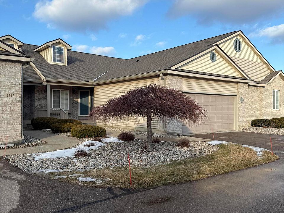1st image of 1715 Willow Creek Dr #27