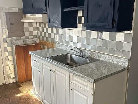 2nd image of 11212 Lozier Ave