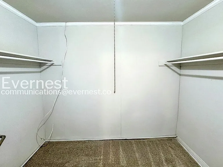 Huntwood Apartments — Photo 8
