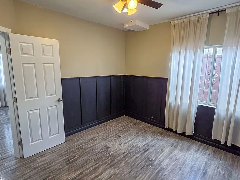 4735 Myrtle St — Photo 8