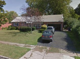 135 Campus Dr, Amherst, NY 14226