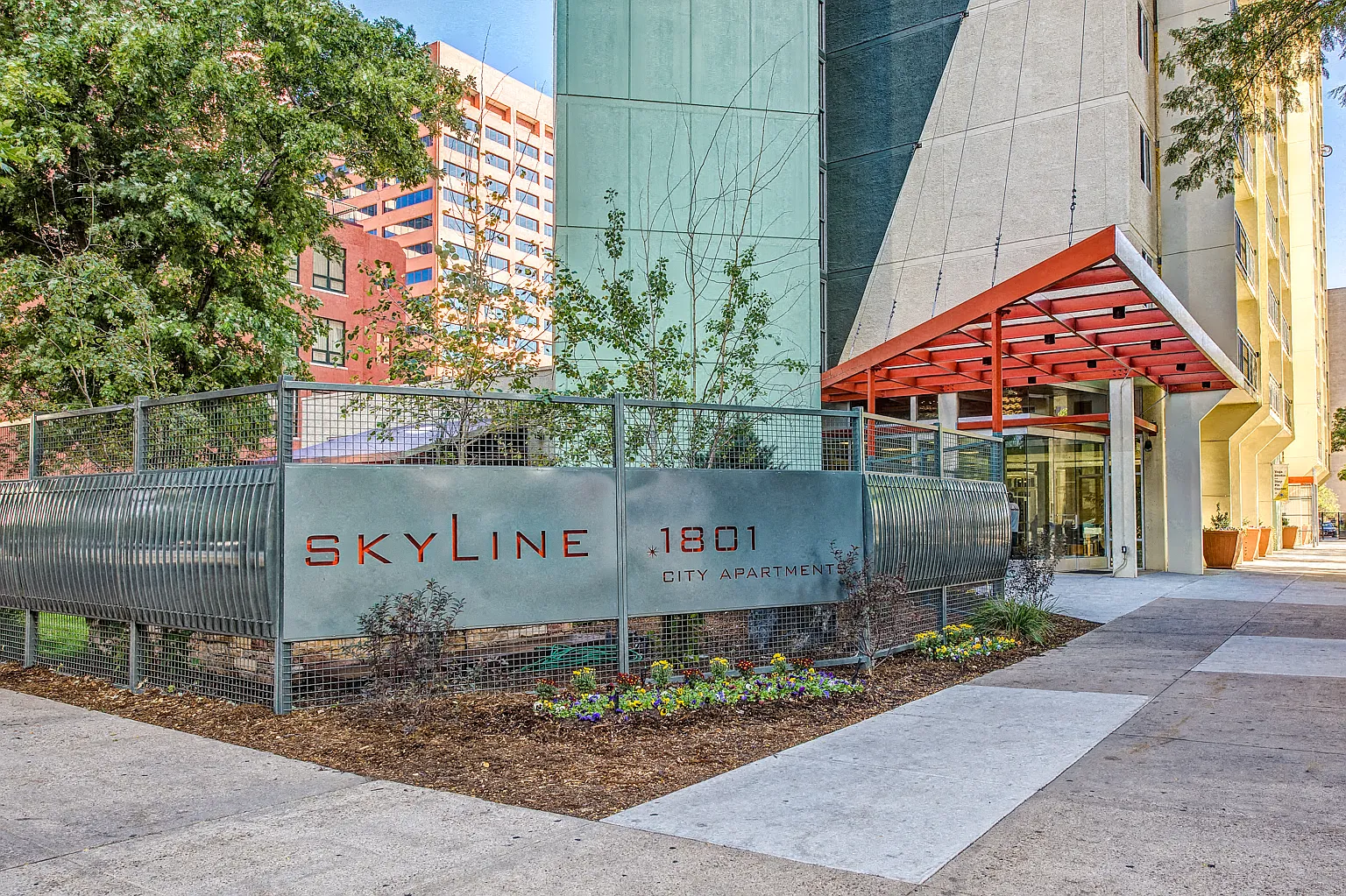 Skyline 1801 — Photo 1