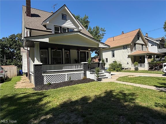 2nd image of 17800 Larchwood Ave