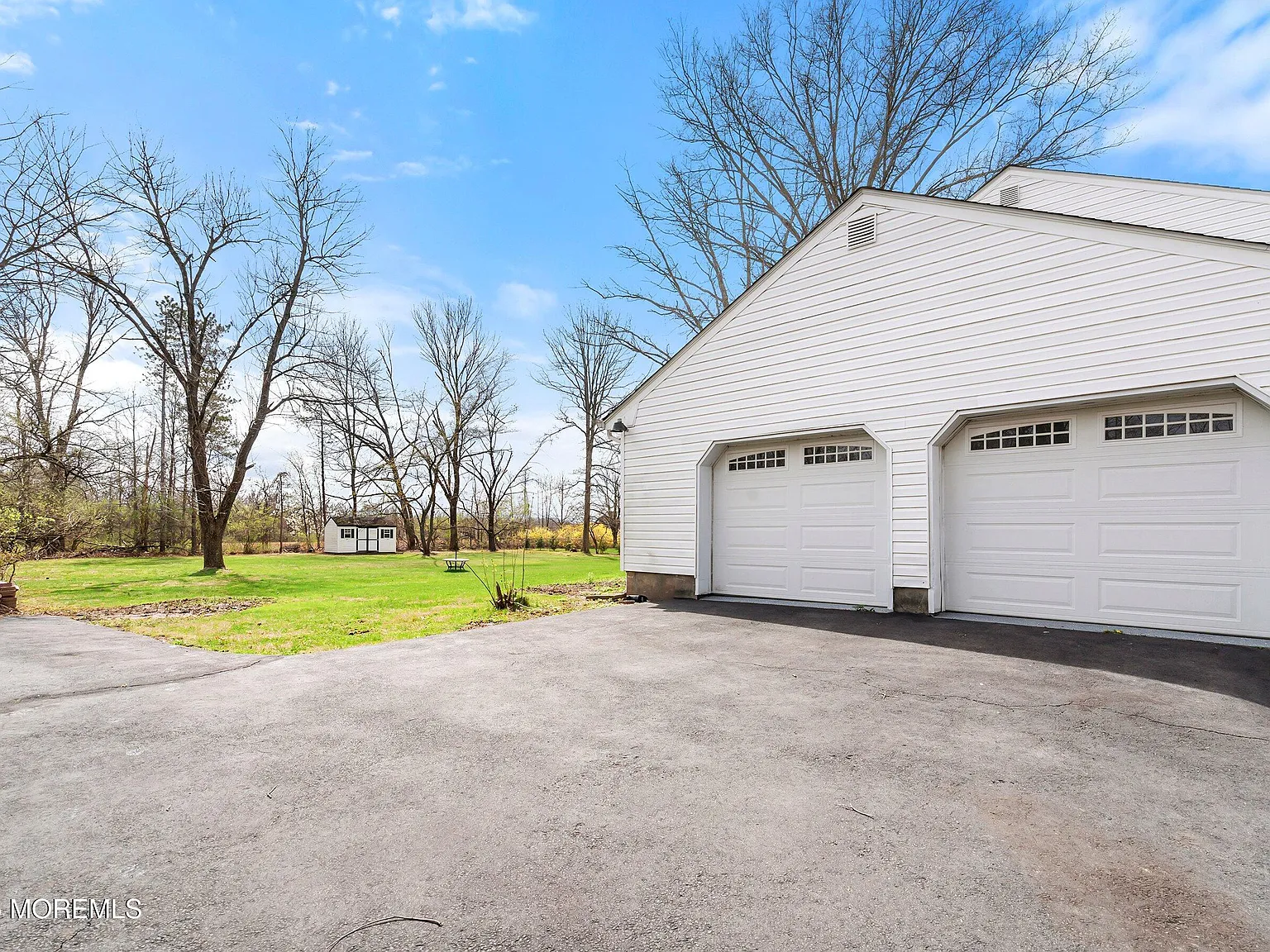 4 bed, 2.5 bath, 2398 sqft, $5,200 — Photo 4