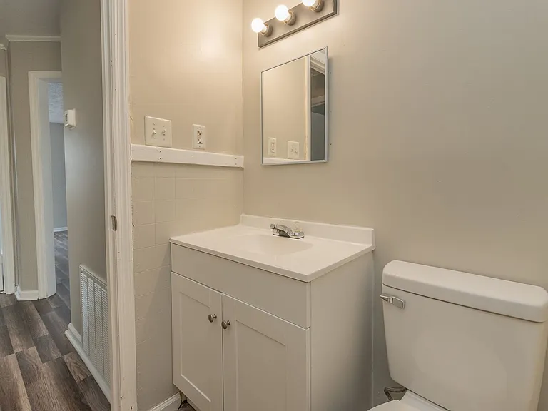 821 Forsythe St — Photo 14