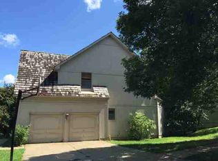 8414 Hallet St, Lenexa, KS 66215