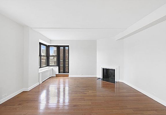 4th image of 400 E 57th St APT 17B