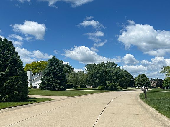 4th image of 1038 Mountainside Dr