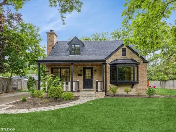 639 Harms Rd, Glenview, IL 60025