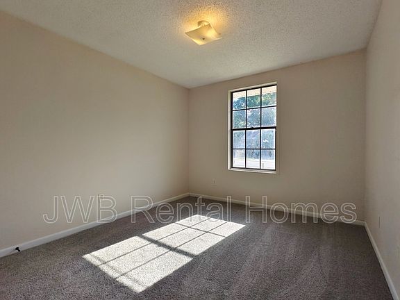 5th image of 2512 Sandusky Ave E
