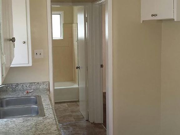 5th image of 11950 Peach St APT B