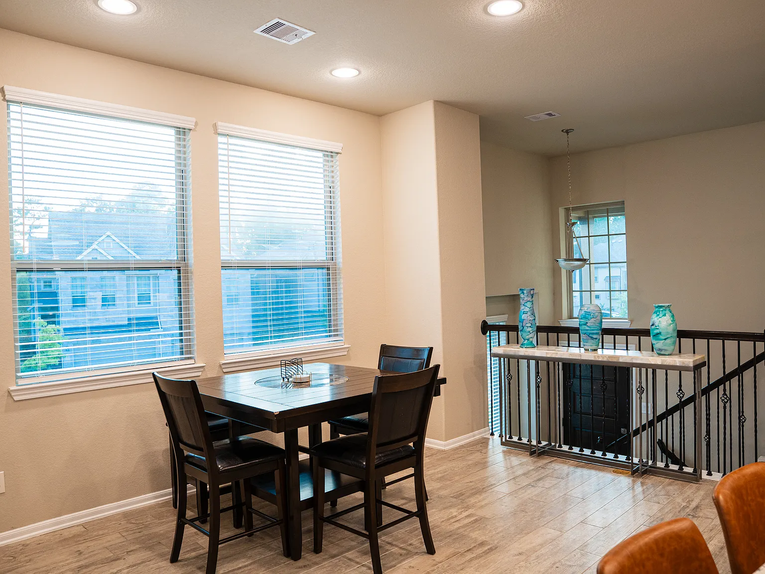 3 bed, 2.5 bath, 1932 sqft, $3,500 — Photo 4