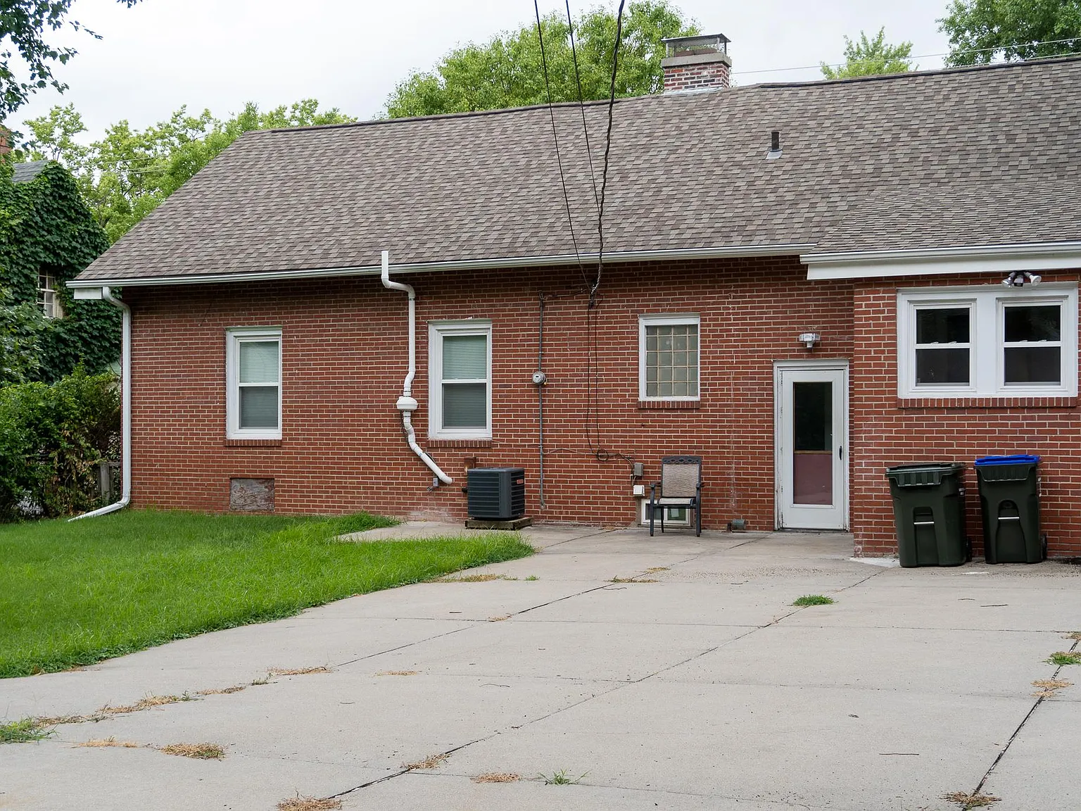 5 bed, 2669 sqft, $425 — Photo 4