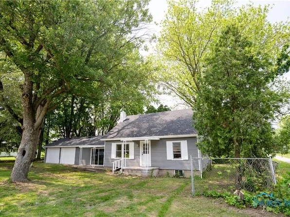 636 3rd St, Liberty Center, OH 43532