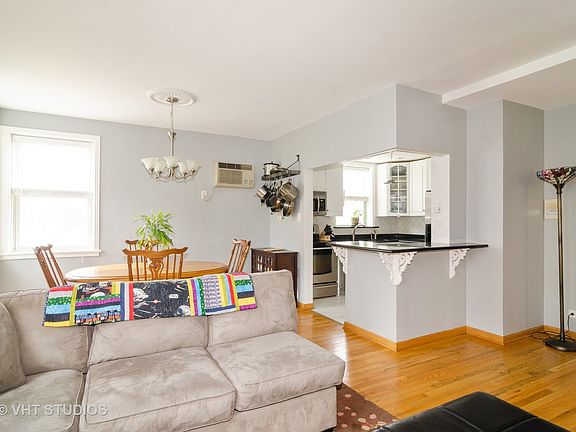 4th image of 2436 W Farragut Ave APT G