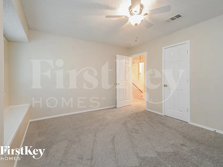905 Shady Brook Ln — Photo 12
