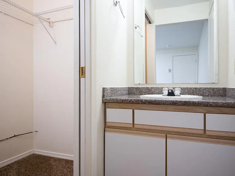 Caldera at Sunnybrook | The Landing Bathroom