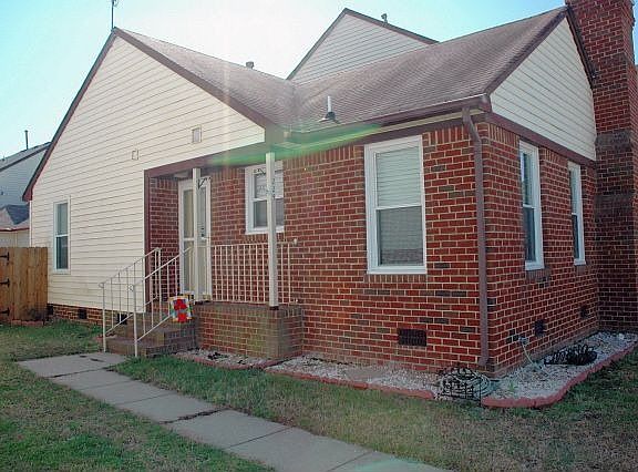 2nd image of 225 Wexford W