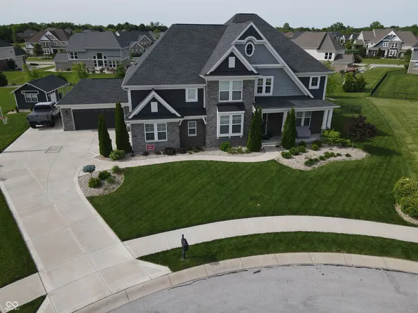 5732 Lake Bend Ct, Bargersville, IN 46106