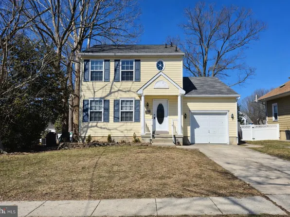 423 Jackson Ave, Magnolia, NJ 08049