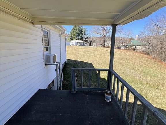 4th image of 2763 Mount Olivet Rd