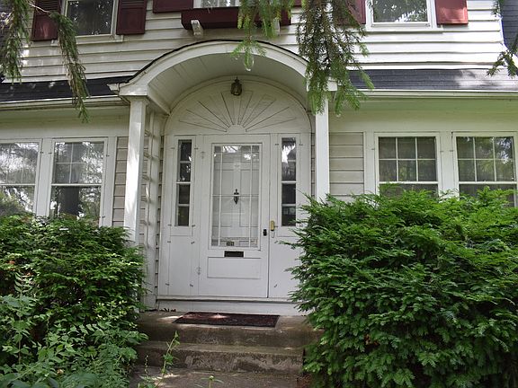 2nd image of 306 N Maple Ave