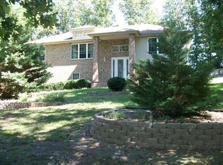 1600 W Emerald Oaks Dr, Nixa, MO 65714