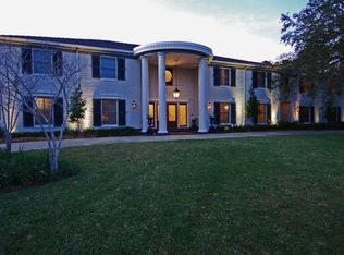 1639 Lakeshore Dr, New Orleans, LA 70122