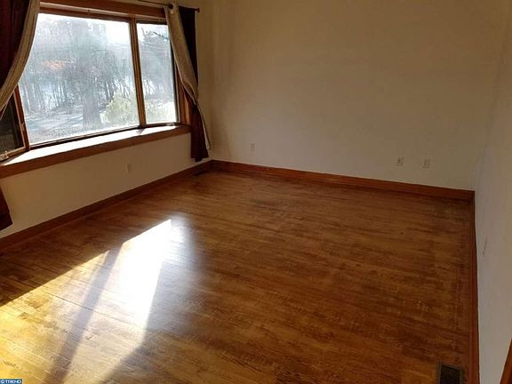 5th image of 2701 N Lakeshore Dr