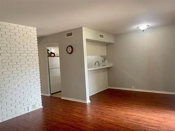 5th image of 5343 Richmond Ave #8
