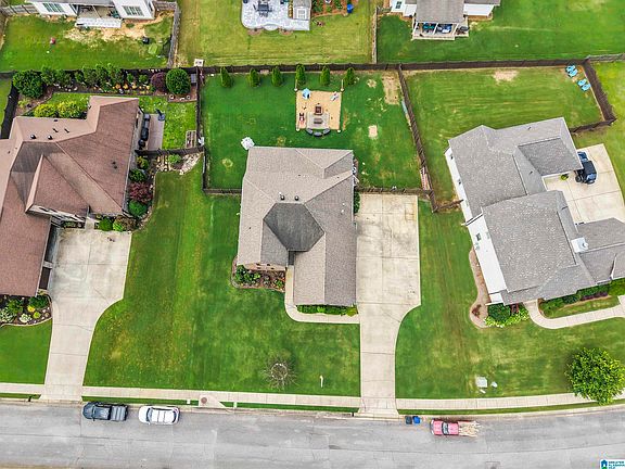 4th image of 6051 Clubhouse Dr