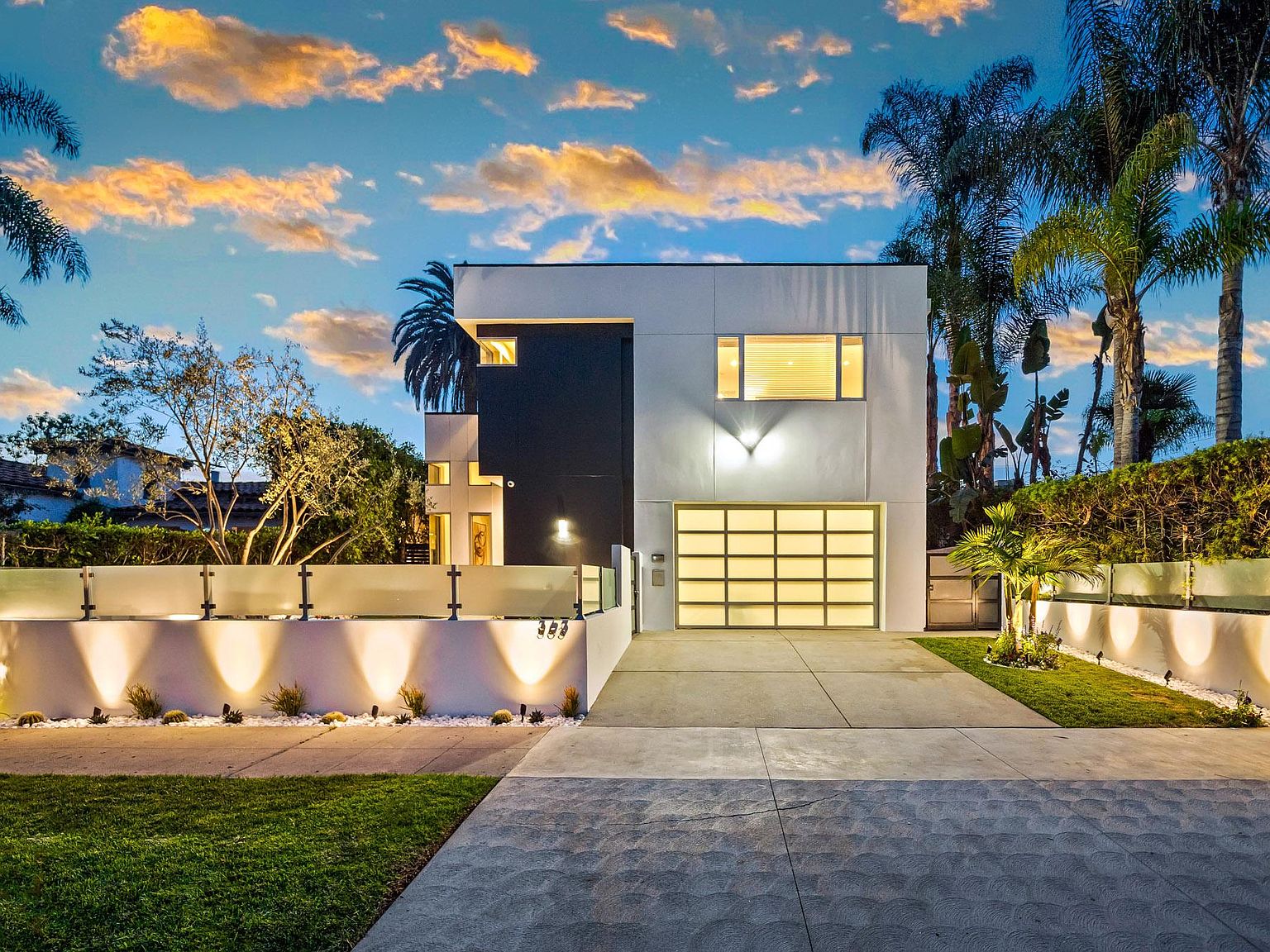 Los Angeles, CA 90048