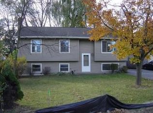 17995 W Gages Lake Rd, Grayslake, IL 60030