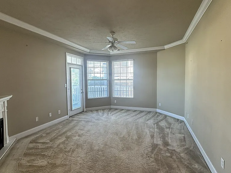 2537 Suncrest Vlg — Photo 6