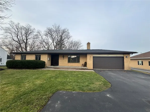 1289 Creek St, Webster, NY 14580