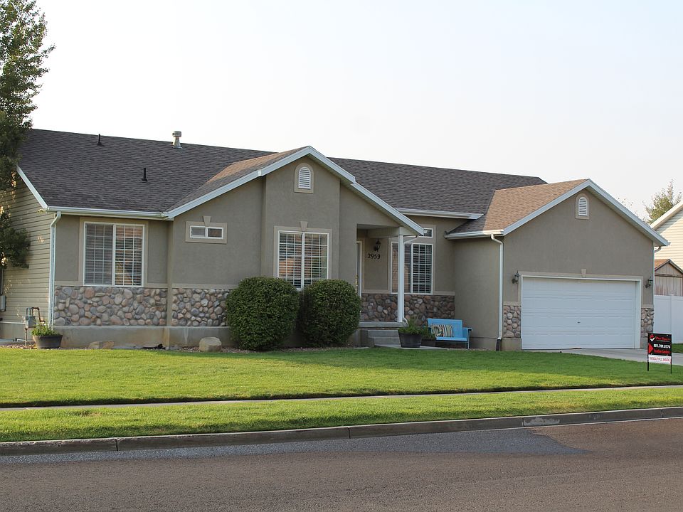 1st image of 2959 E Canyon Crest Dr
