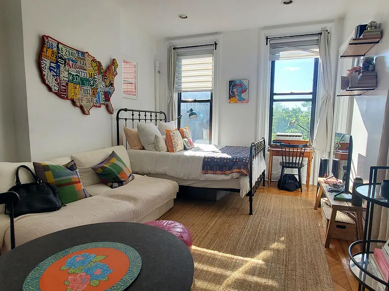 106 6th Ave #2R — Photo 7