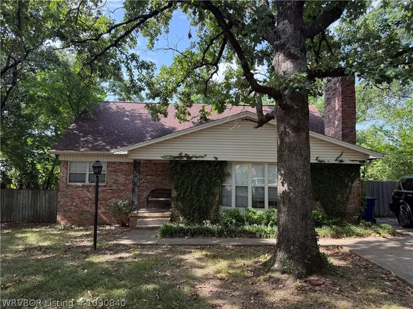 2423 Ionia St, Fort Smith, AR 72901