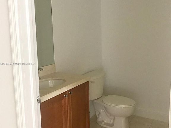 4th image of 107 Mendoza Ave APT 401