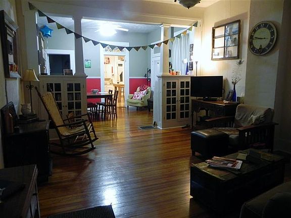 3rd image of 309 E 4th St