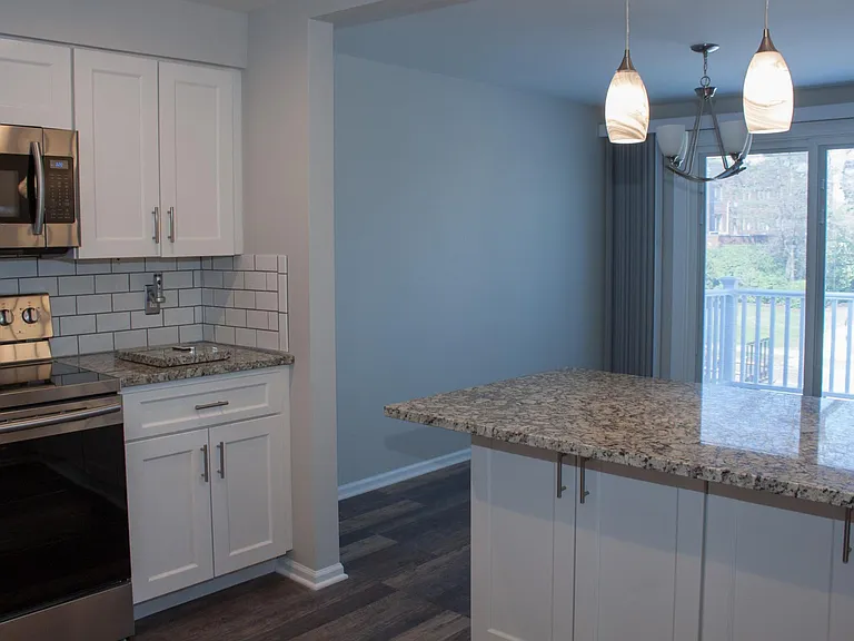 2050 Delaware Ave #E — Photo 7
